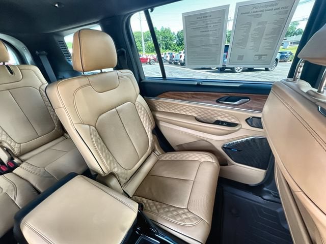 2025 Jeep Grand Cherokee L Summit Reserve 4x4