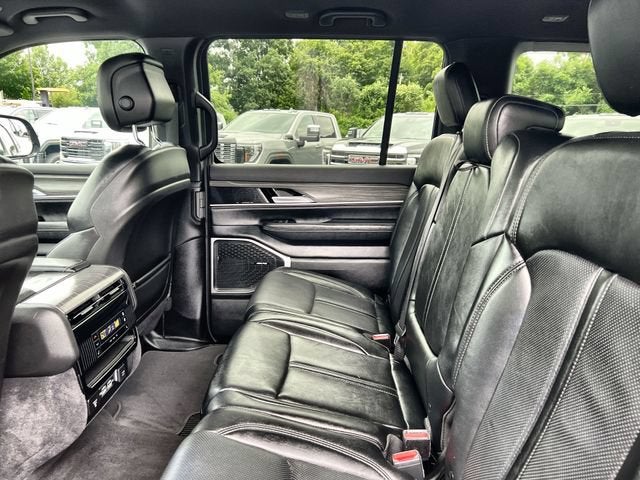 2024 Jeep Wagoneer L Series II - Photo 12