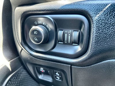 2019 RAM 1500 Big Horn/Lone Star Crew Cab 4x4 5'7" Box