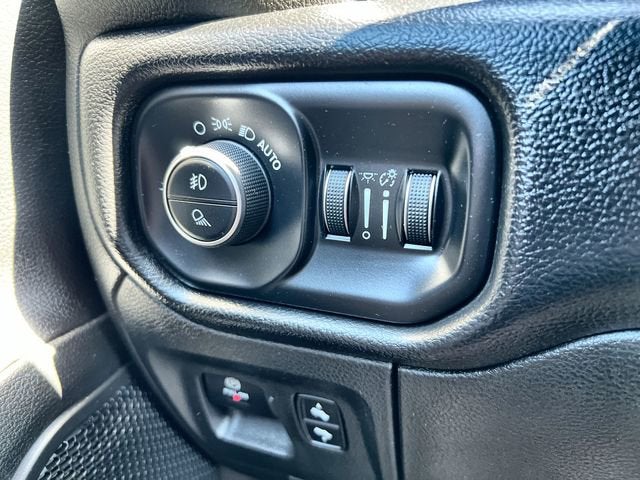 2019 RAM 1500 Big Horn/Lone Star Crew Cab 4x4 5'7" Box