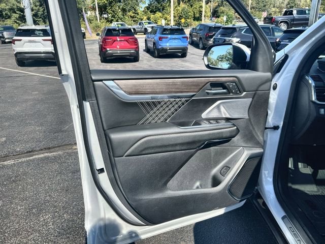 2024 GMC Acadia Denali