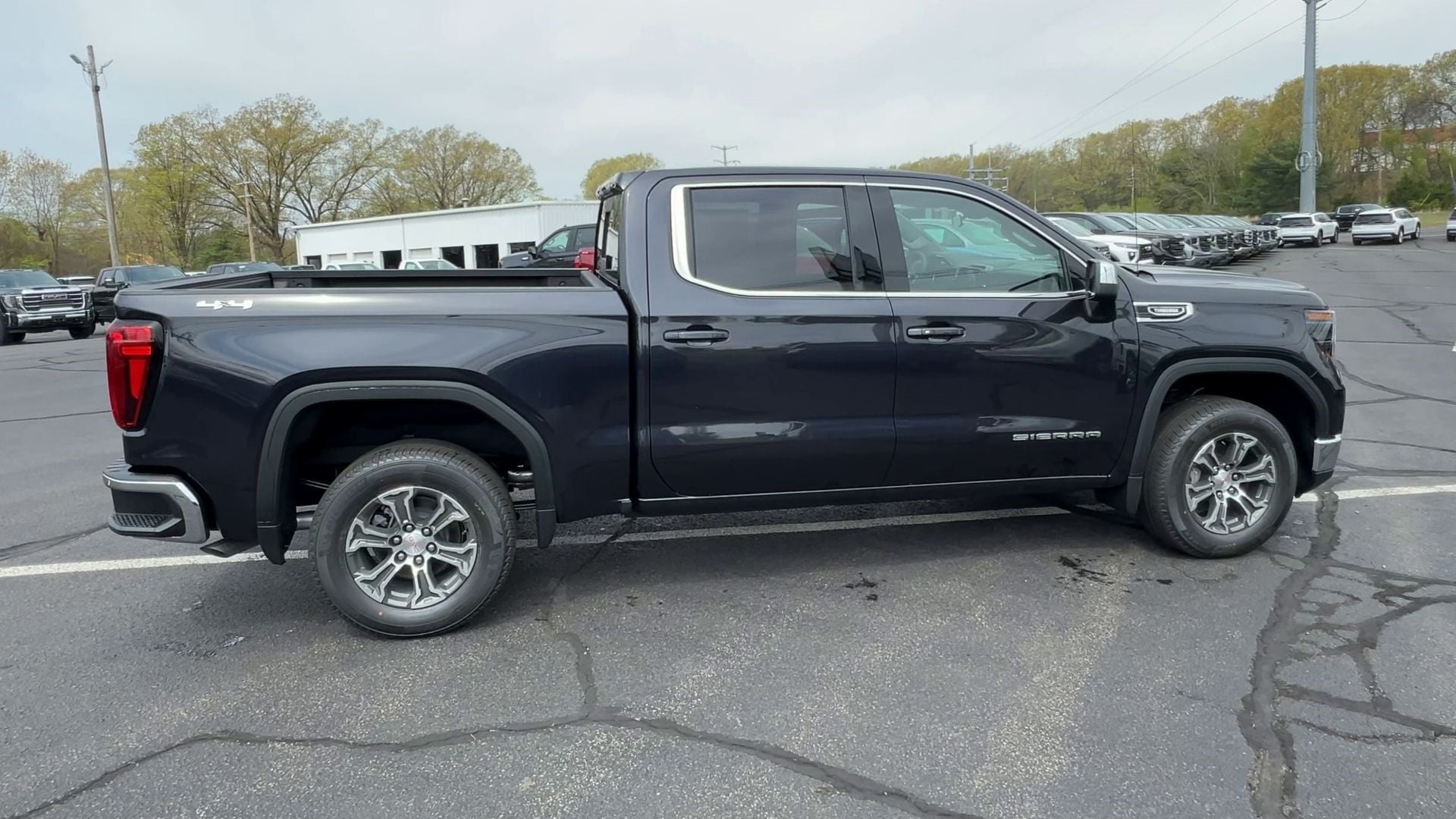 2025 GMC Sierra 1500 SLE