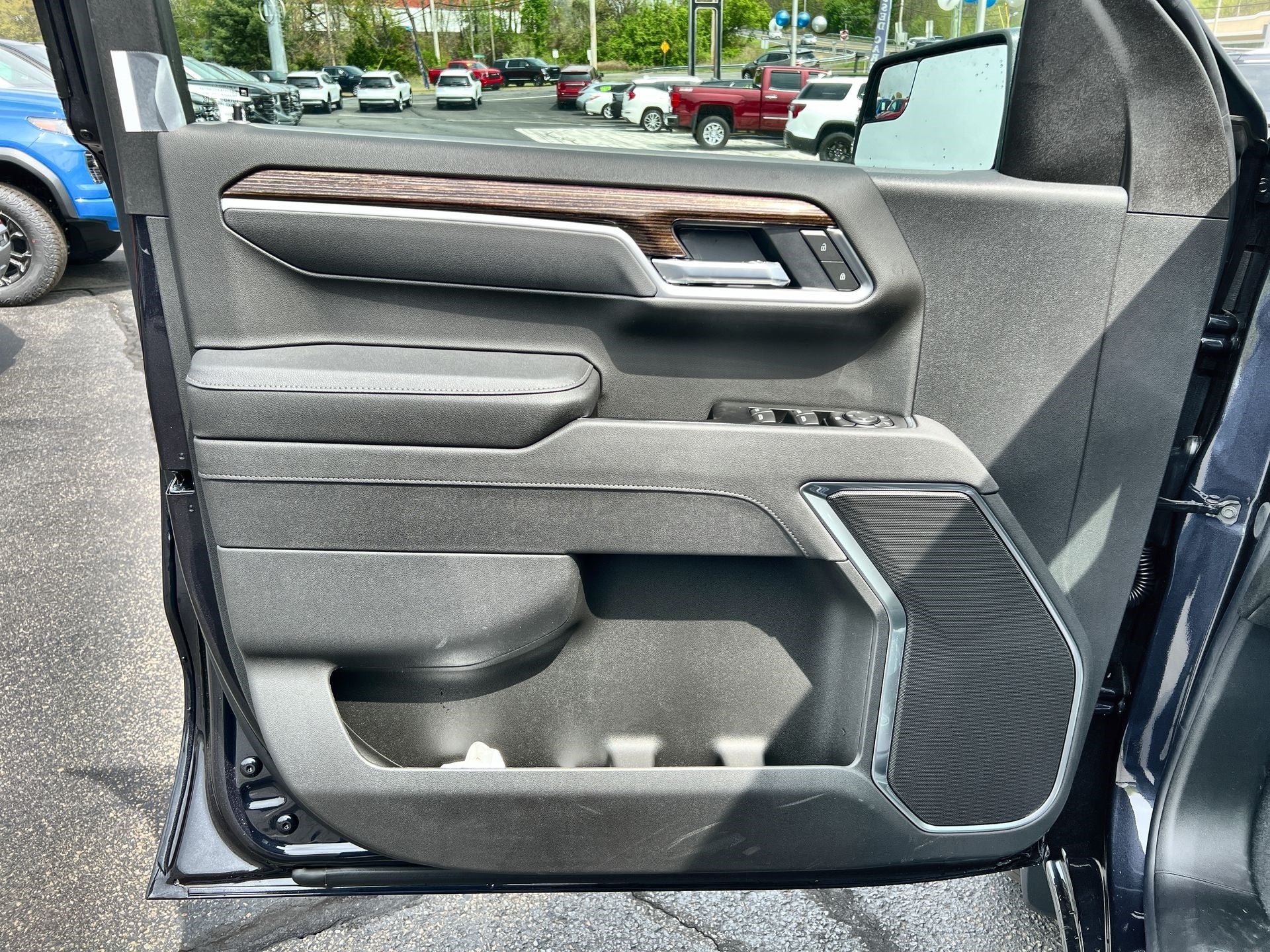 2025 GMC Sierra 1500 SLE