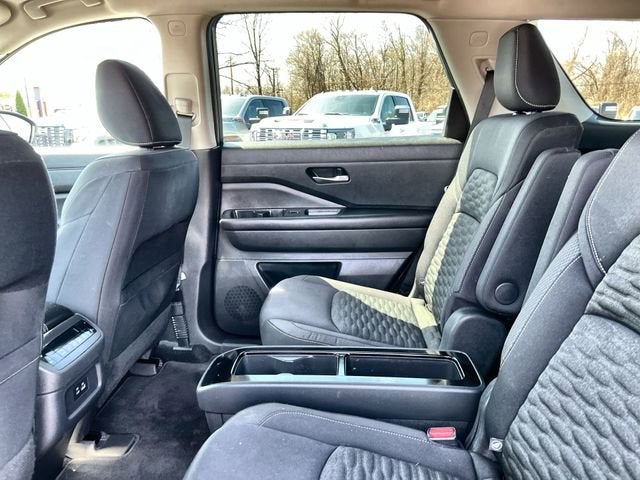 2022 Nissan Pathfinder SV 4WD