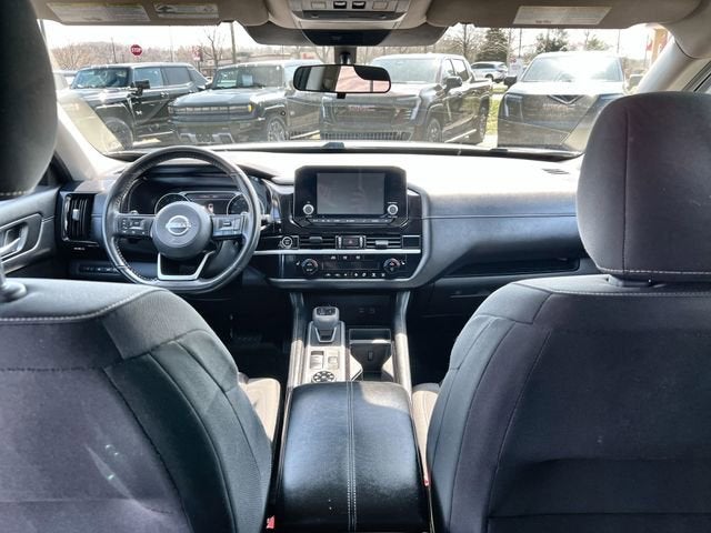 2022 Nissan Pathfinder SV 4WD