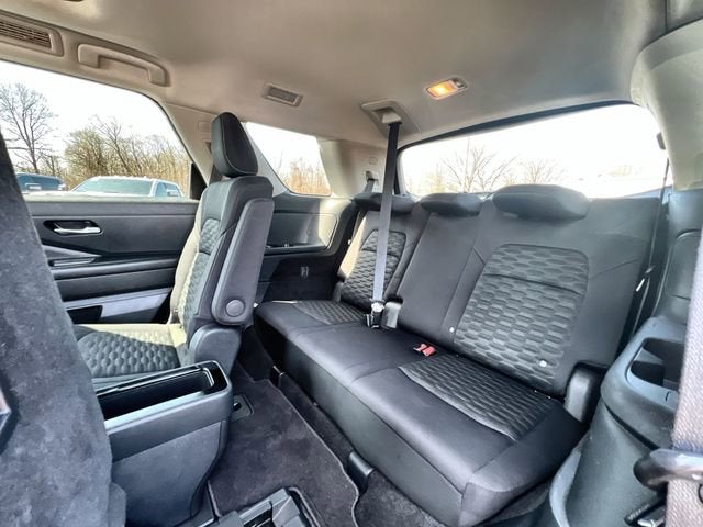 2022 Nissan Pathfinder SV 4WD