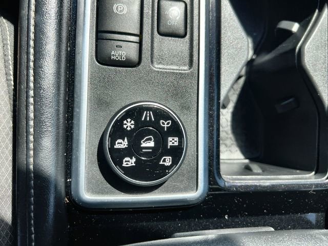 2022 Nissan Pathfinder SV 4WD