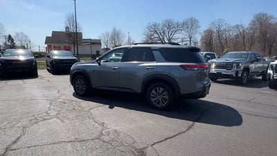 2022 Nissan Pathfinder SV 4WD