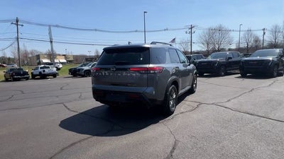 2022 Nissan Pathfinder SV 4WD