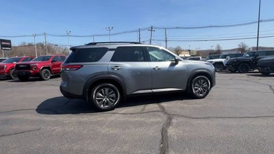 2022 Nissan Pathfinder SV 4WD