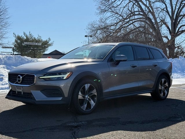 2020 Volvo V60 Cross Country Base